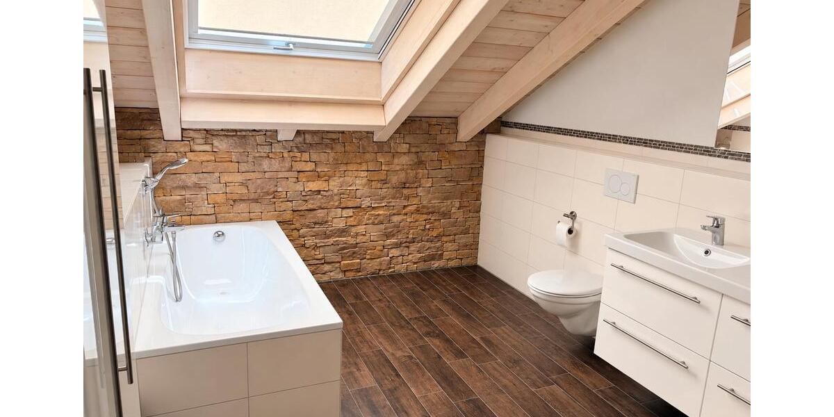 Dachgeschoßwohnung Siegsdorf - 3 Zimmer, 110 m&sup2;, 1.150&euro; | Angebot:27598555