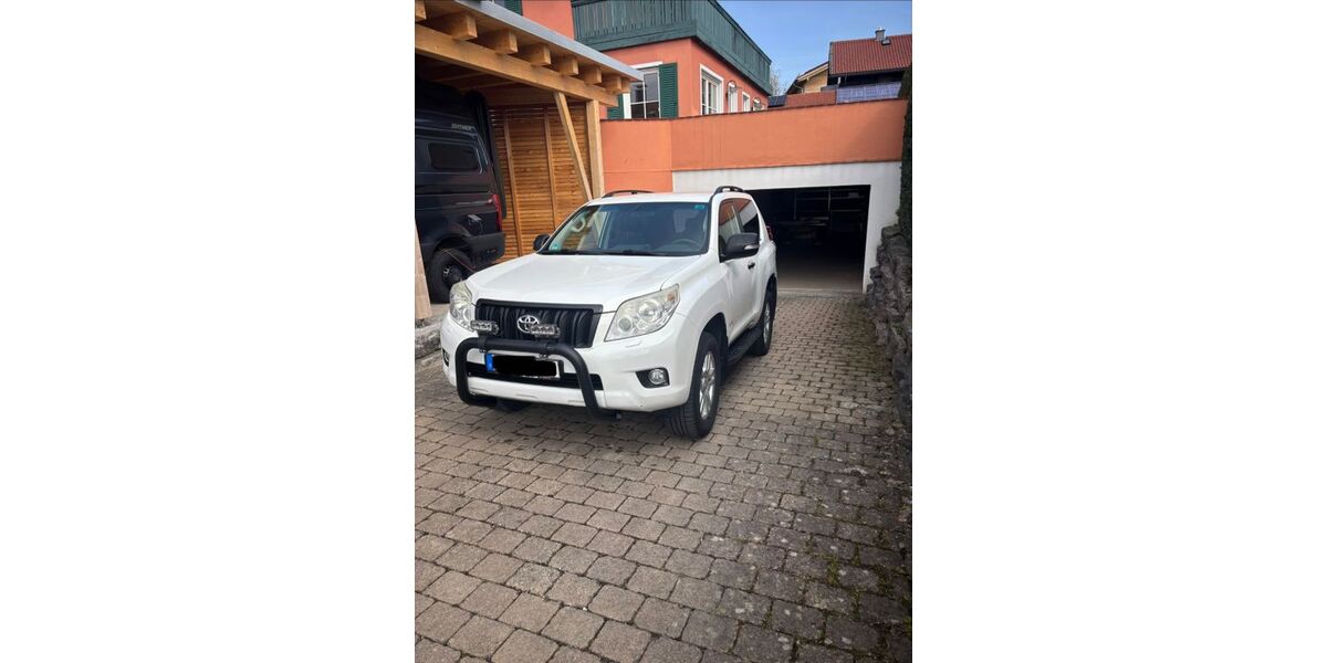 Toyota Land Cruiser 299.100 km 17.990 &euro; Traunstein 83278