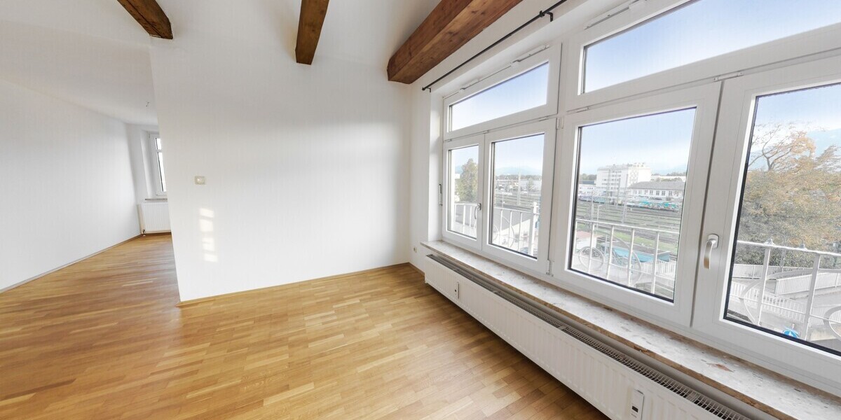 Altbaucharme & Bergblick – 2-Zimmer-Dachgeschoss mit Potenzial für 3 Zimmer in Freilassing - Dachgeschoßwohnung Freilassing Freilassing | Angebot:27620477