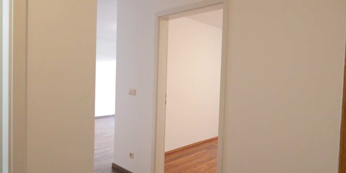 2-Zimmer-Wohnung in Freilassing mit Balkon & Holzofen – gepflegt und vermietet - Erdgeschoßwohnung Freilassing Untereichet | Angebot:27453354