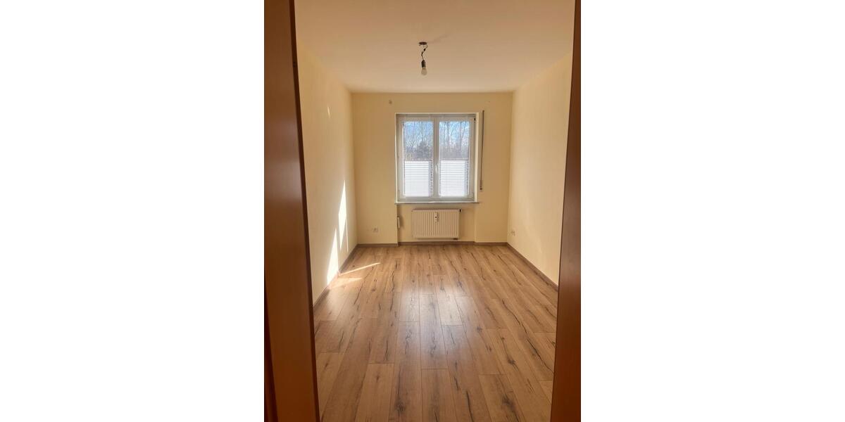 Etagenwohnung Freilassing - 3 Zimmer, 79 m&sup2;, 320.000&euro; | Angebot:25852426