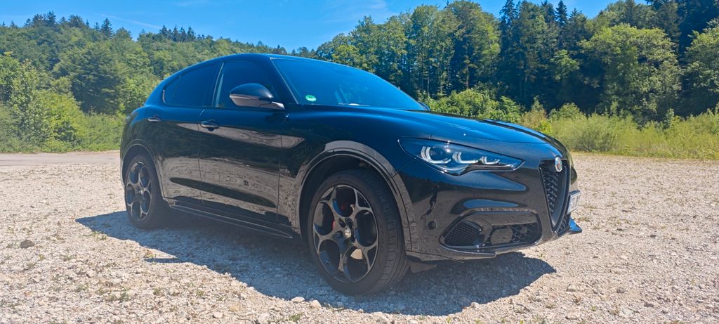 Alfa Romeo Stelvio 30.000 km 47.700 &euro; Traunstein 83278