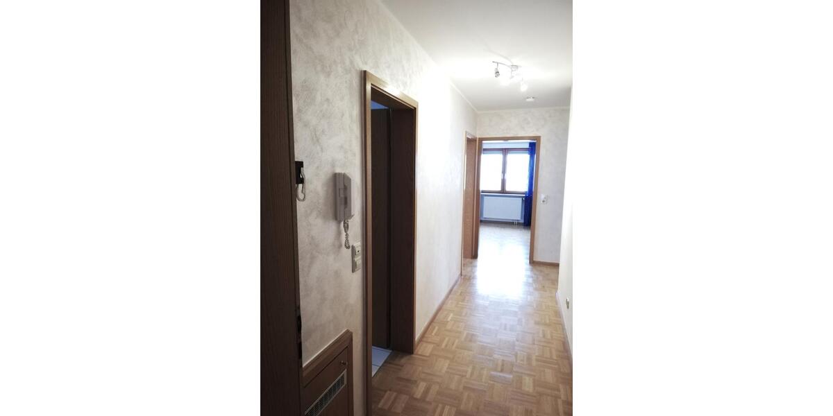 Dachgeschoßwohnung Prien am Chiemsee - 3 Zimmer, 77 m&sup2;, 275.000&euro; | Angebot:25341875