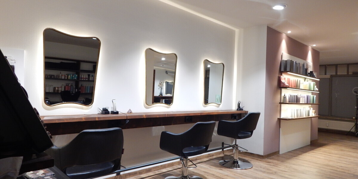 Ablösefreier, klimatisierter Friseursalon in 83395 Freilassing – voll ausgestattet, sofort bezugsfertig! - Gewerbeobjekt Freilassing Freilassing | Angebot:23021567