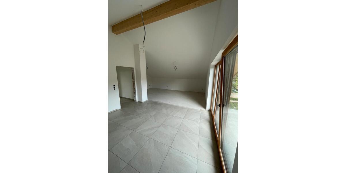 Dachgeschoßwohnung Waging am See Fisching - 4 Zimmer, 119 m&sup2;, 1.610&euro; | Angebot:27550255