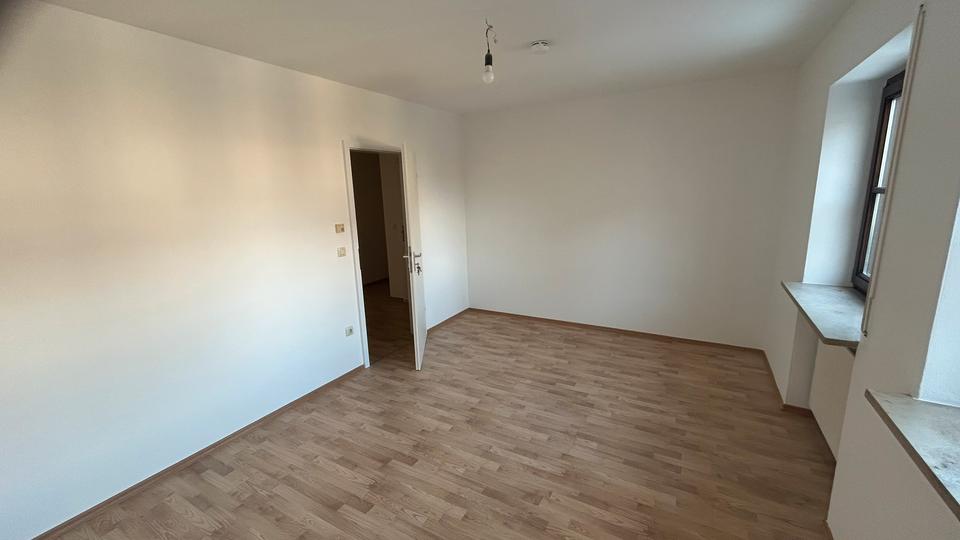 Etagenwohnung Traunreut Irsing - 2 Zimmer, 58 m&sup2;, 1.150&euro; | Angebot:24840834