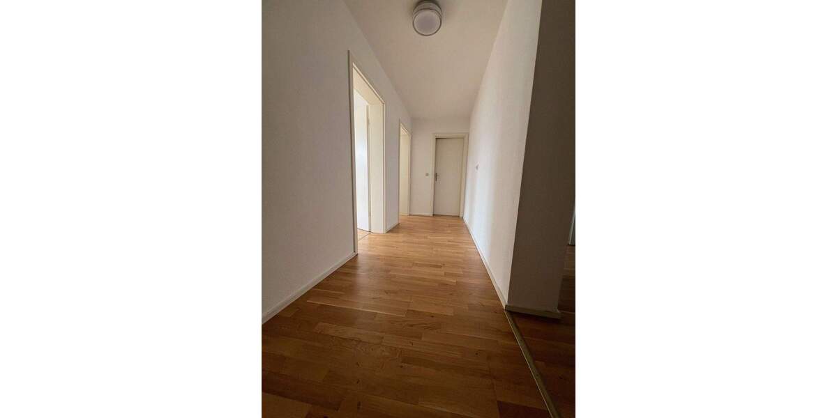 Etagenwohnung Traunstein Gemarkung Traunstein - 3 Zimmer, 92 m&sup2;, 1.090&euro; | Angebot:25696727