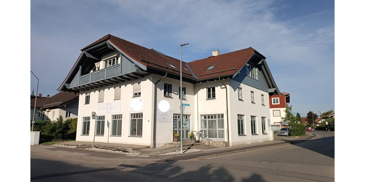 Repräsentative Gewerbefläche in Toplage von Freilassing – modern, klimatisiert & sofort bezugsbereit - Gewerbeobjekt Freilassing Freilassing | Angebot:27164025