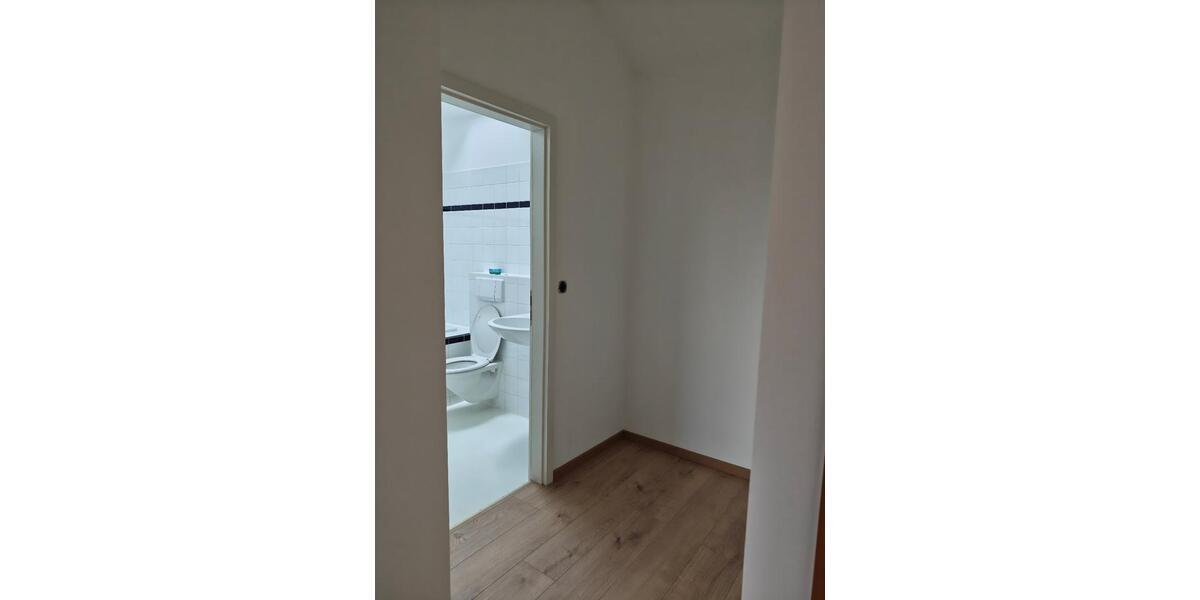 Dachgeschoßwohnung Traunreut Irsing - 3 Zimmer, 72 m&sup2;, 750&euro; | Angebot:25051998
