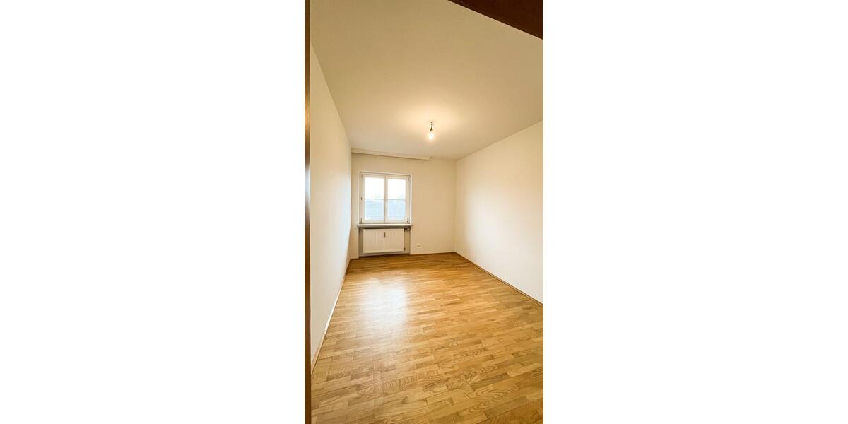 Etagenwohnung Saaldorf-Surheim Surheim - 3 Zimmer, 95 m&sup2;, 1.800&euro; | Angebot:25332250