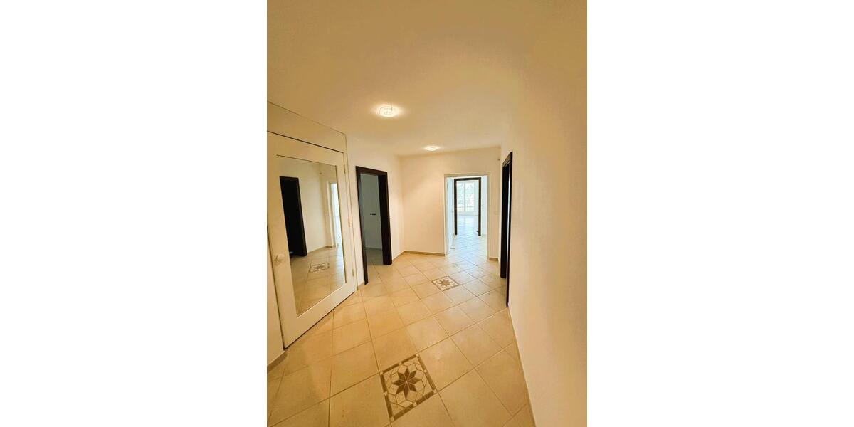 Etagenwohnung Traunstein - 2 Zimmer, 90 m&sup2;, 950&euro; | Angebot:25989073