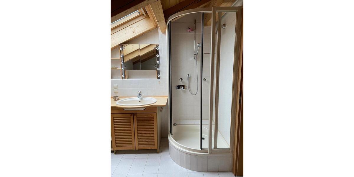 Dachgeschoßwohnung Chieming - 3 Zimmer, 95 m&sup2;, 720.000&euro; | Angebot:26766470