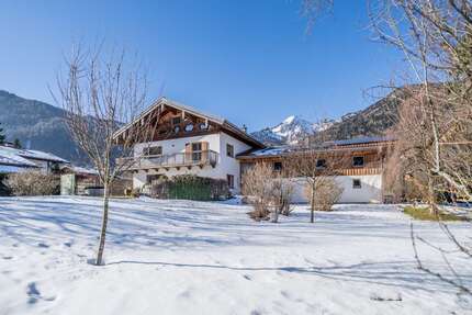 Haus Schleching - 7 Zimmer, 343 m&sup2;, 2.490.000&euro; | Angebot:25483356