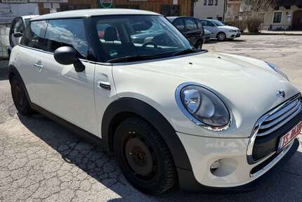 Mini One 166.510 km 5.698 &euro; Erlstaett 83355