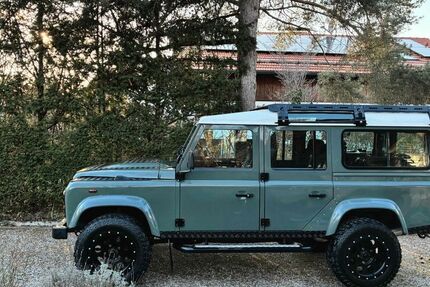 Land Rover Defender 191.000 km 39.975 &euro; Breitbrunn 83254