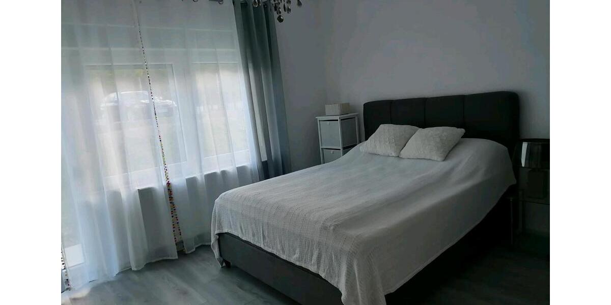 Einfamilienhaus Freilassing - 8 Zimmer, 350 m&sup2;, 430.000&euro; | Angebot:25363238