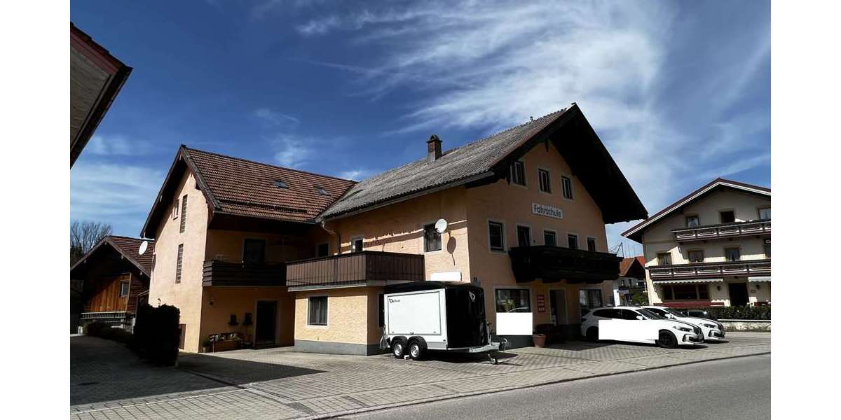 Einfamilienhaus Grabenstätt - 15 Zimmer, 440 m&sup2;, 740.000&euro; | Angebot:10990742