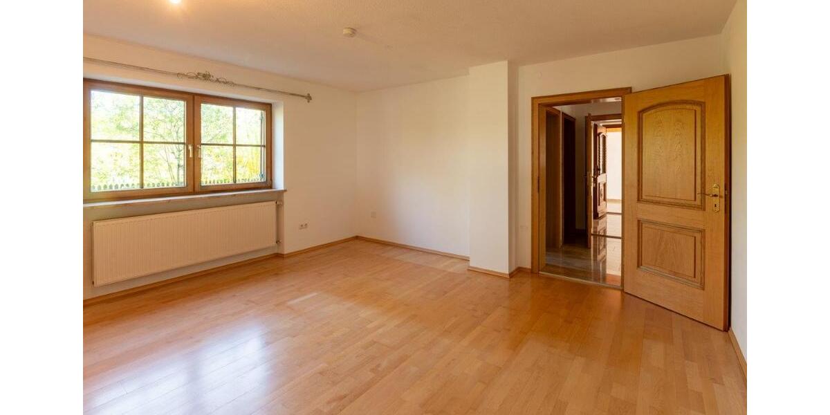 Einfamilienhaus Bergen - 17 Zimmer, 180 m&sup2;, 950.000&euro; | Angebot:26750612