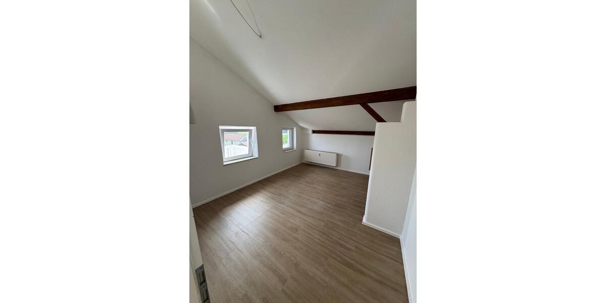 Dachgeschoßwohnung Waging am See Fisching - 4 Zimmer, 105 m&sup2;, 930&euro; | Angebot:27621866