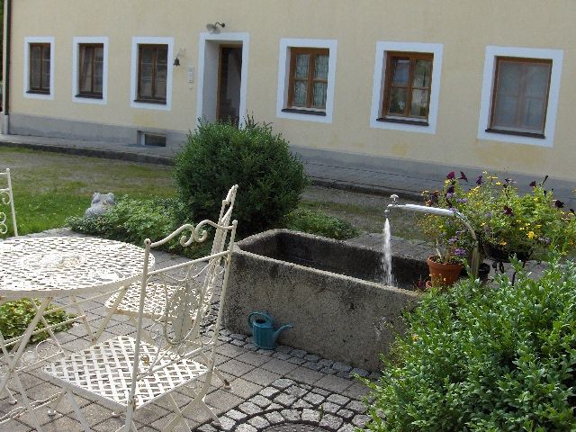 Idylle pur - Wohnung mit Balkon im Einödhof südost - Dachgeschoßwohnung Tittmoning Murschall | Angebot:26014234