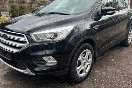 Ford Kuga 104.221 km 10.690 &euro; Traunwalchen 83374