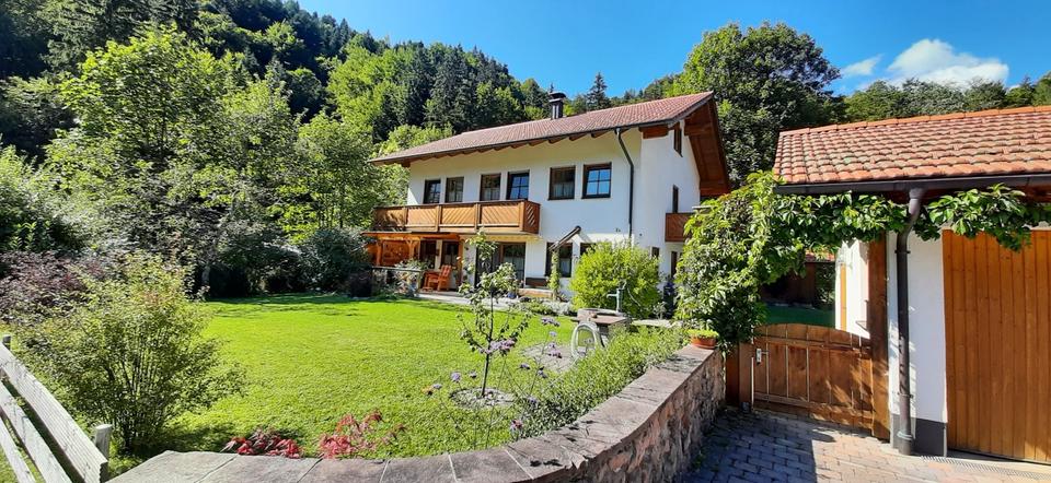 Einfamilienhaus Ruhpolding - 6 Zimmer, 220 m&sup2;, 2.800&euro; | Angebot:27617146