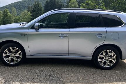 Mitsubishi Outlander 86.040 km 13.900 &euro; Freilassing 83395
