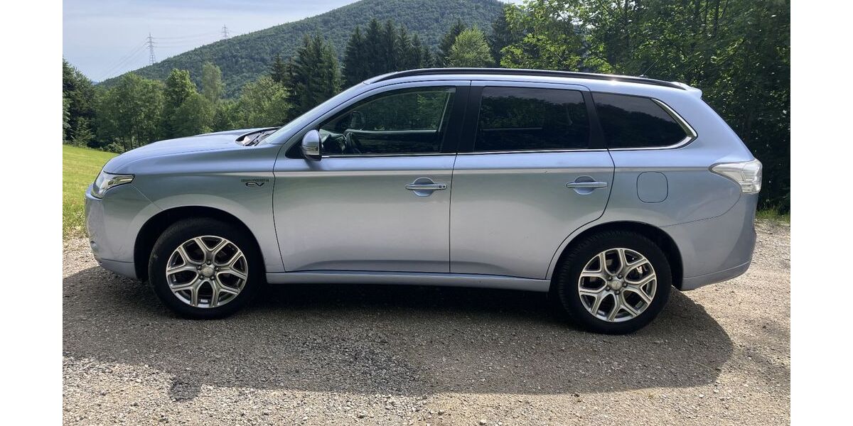 Mitsubishi Outlander 86.040 km 13.900 &euro; Freilassing 83395