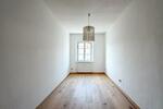 Maisonettenwohnung Tittmoning - 9 Zimmer, 300 m&sup2;, 1.900&euro; | Angebot:25851402