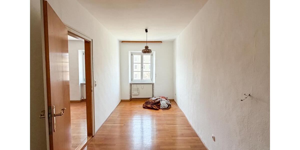 Maisonettenwohnung Tittmoning - 9 Zimmer, 300 m&sup2;, 1.900&euro; | Angebot:25851402