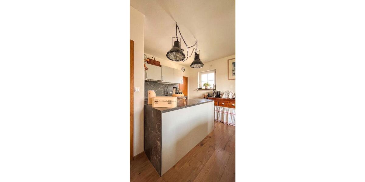 Etagenwohnung Saaldorf-Surheim Surheim - 3 Zimmer, 95 m&sup2;, 1.800&euro; | Angebot:25332250