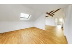Altbaucharme & Bergblick – 2-Zimmer-Dachgeschoss mit Potenzial für 3 Zimmer in Freilassing - Dachgeschoßwohnung Freilassing Freilassing | Angebot:27620477