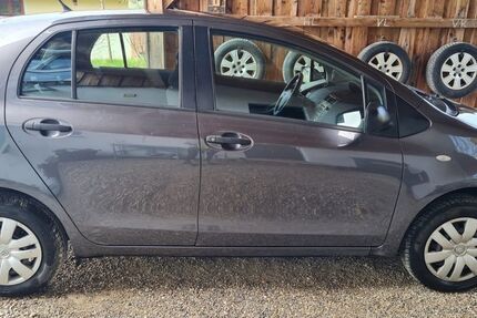 Toyota Yaris 139.400 km 2.200 &euro; Vachendorf 83377