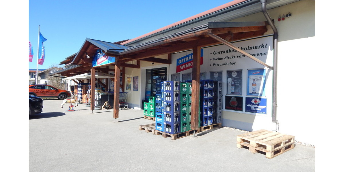 Attraktive Gewerbehalle mit Parkplätzen in Waging am See – vielseitig nutzbar – frei ab 01.06.2027 - Gewerbeobjekt Waging am See Waging a.See | Angebot:27463141