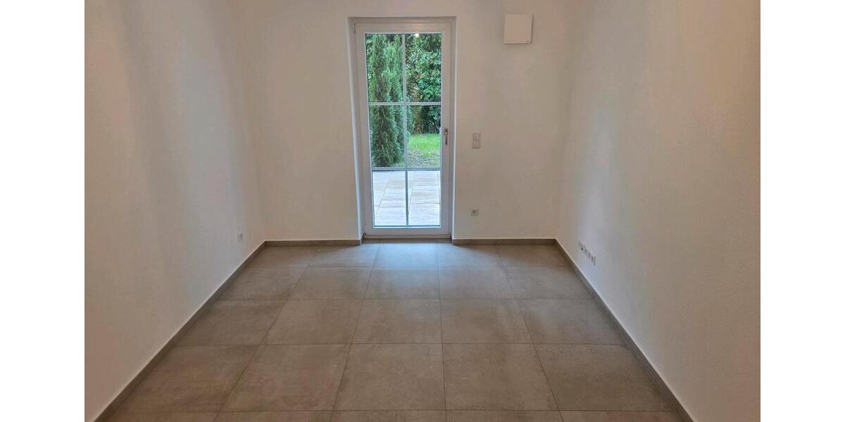 Erdgeschoßwohnung Traunstein - 3 Zimmer, 100 m&sup2;, 1.300&euro; | Angebot:27618369