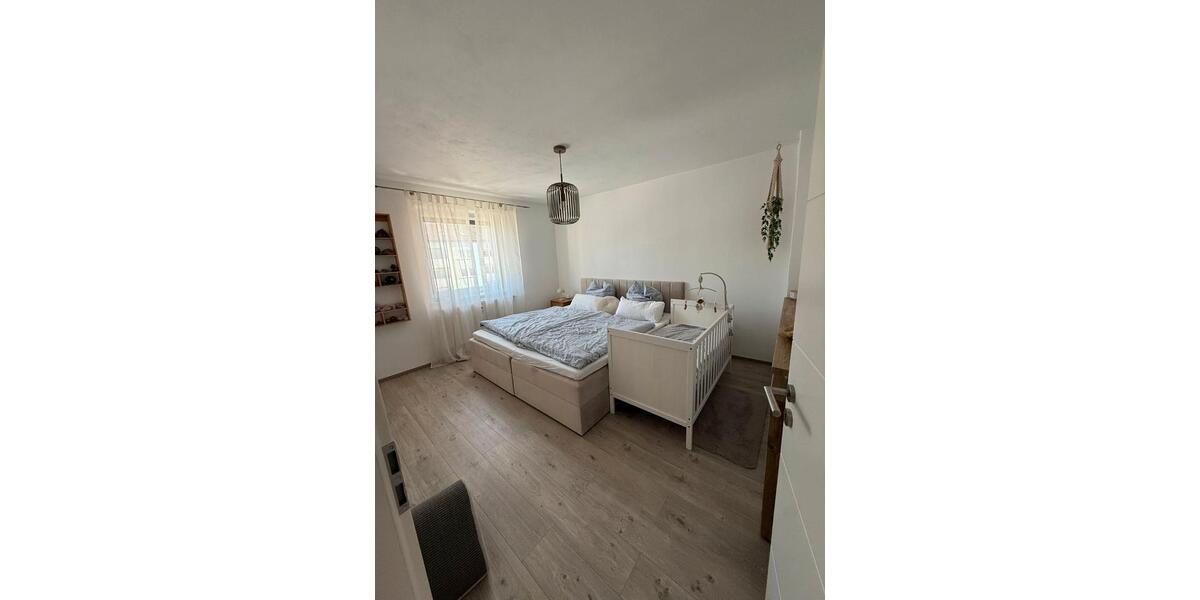 Etagenwohnung Traunreut Irsing - 6 Zimmer, 150 m&sup2;, 450.000&euro; | Angebot:26552015