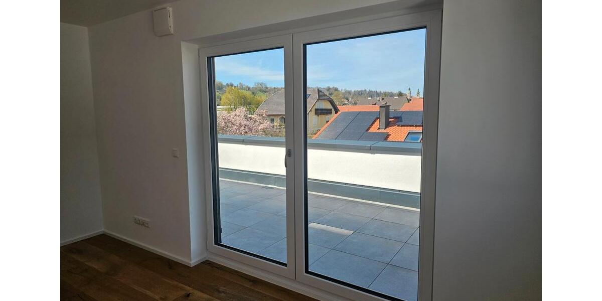 Einfamilienhaus Tittmoning - 3 Zimmer, 107 m&sup2;, 1.280&euro; | Angebot:27538177