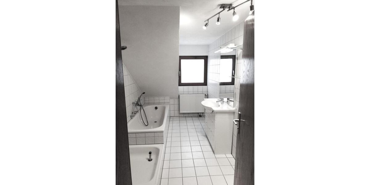 Dachgeschoßwohnung Prien am Chiemsee - 3 Zimmer, 77 m&sup2;, 275.000&euro; | Angebot:25341875