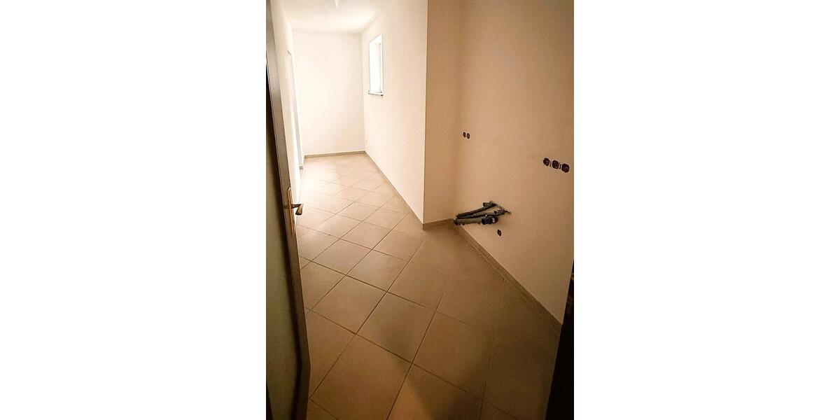 Etagenwohnung Traunstein - 2 Zimmer, 90 m&sup2;, 950&euro; | Angebot:25989073