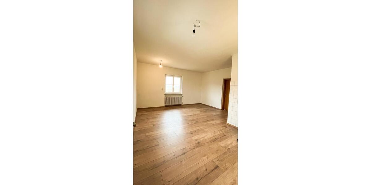 Etagenwohnung Saaldorf-Surheim Surheim - 3 Zimmer, 95 m&sup2;, 1.800&euro; | Angebot:25332250