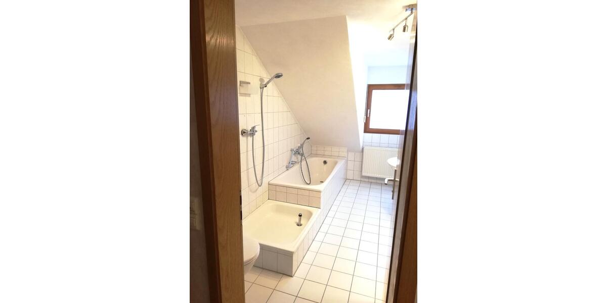 Dachgeschoßwohnung Prien am Chiemsee - 3 Zimmer, 77 m&sup2;, 275.000&euro; | Angebot:25341875