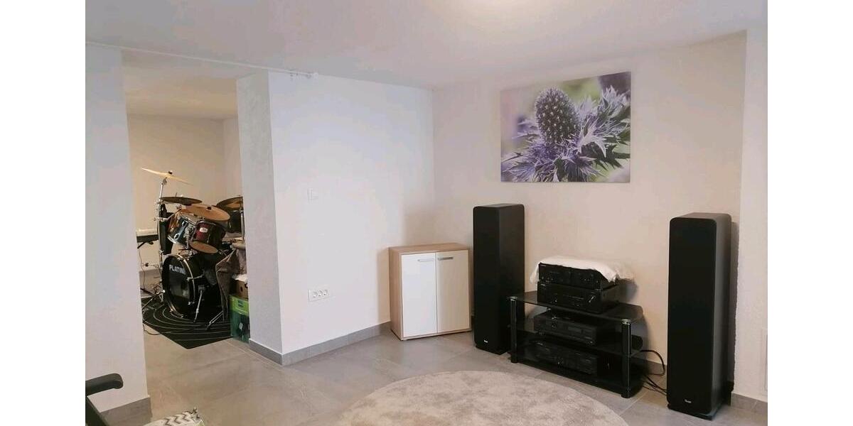 Einfamilienhaus Freilassing - 8 Zimmer, 350 m&sup2;, 430.000&euro; | Angebot:25363238