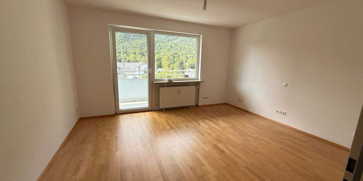 Etagenwohnung Bad Reichenhall - 3 Zimmer, 82 m&sup2;, 265.000&euro; | Angebot:25669510