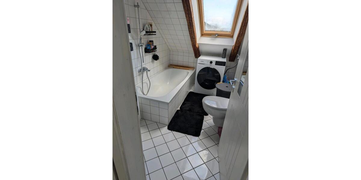Dachgeschoßwohnung Palling - 3 Zimmer, 84 m&sup2;, 1.000&euro; | Angebot:26247658