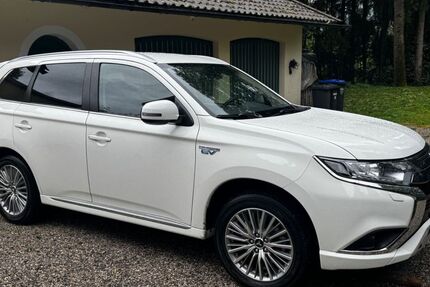 Mitsubishi Plug-in Hybrid Outlander 64.500 km 19.999 &euro; Unterwössen 83246