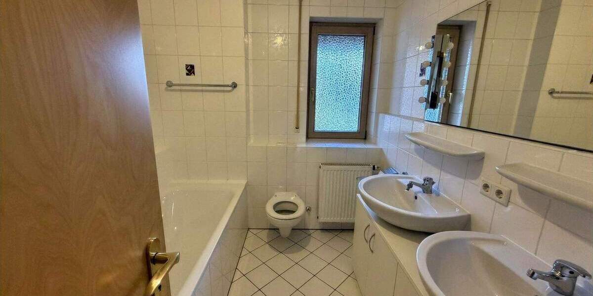 Doppelhaushälfte Bayerisch Gmain - 6 Zimmer, 148 m&sup2;, 649.000&euro; | Angebot:25734187