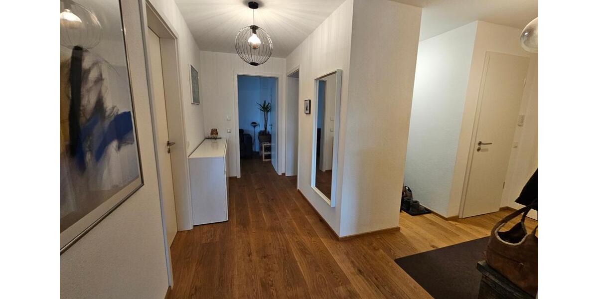 Erdgeschoßwohnung Übersee - 3 Zimmer, 100 m&sup2;, 2.300&euro; | Angebot:25756827