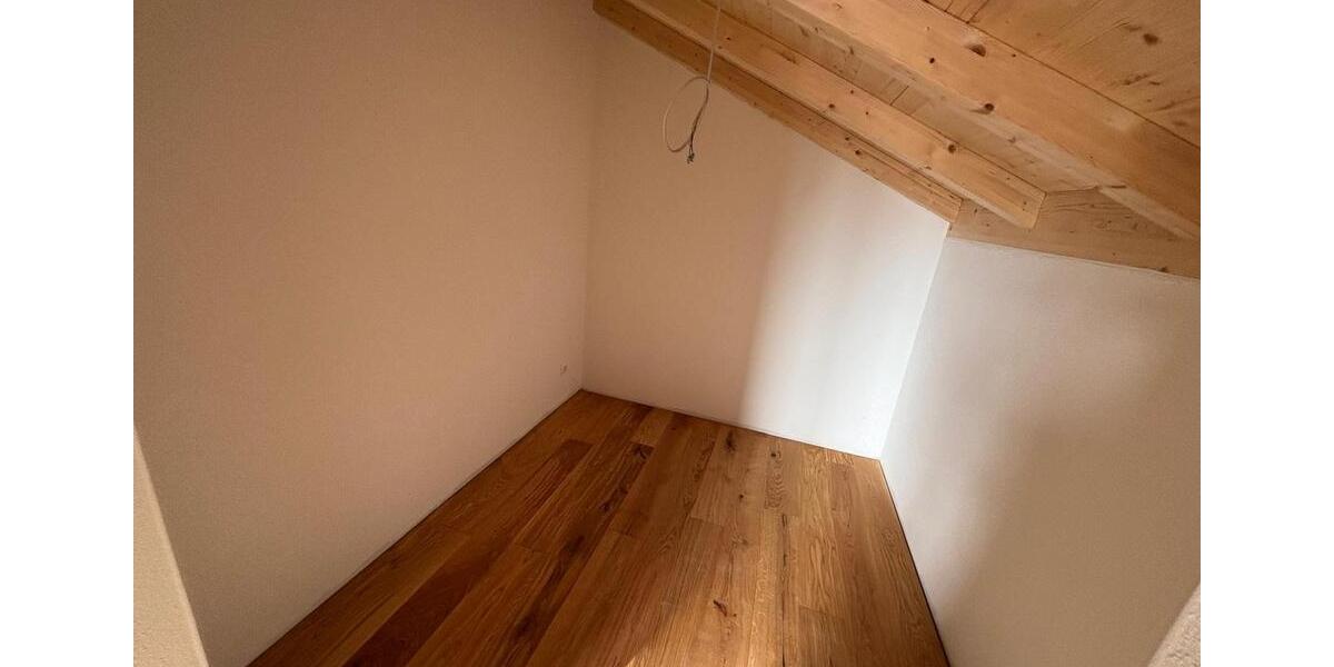 Dachgeschoßwohnung Feichten an der Alz - 4 Zimmer, 106 m&sup2;, 1.387&euro; | Angebot:24215253