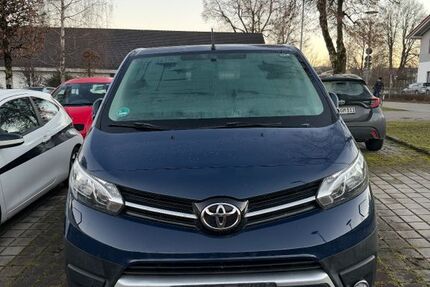 Toyota Proace (Verso) 190.000 km 7.000 &euro; Traunstein 83278