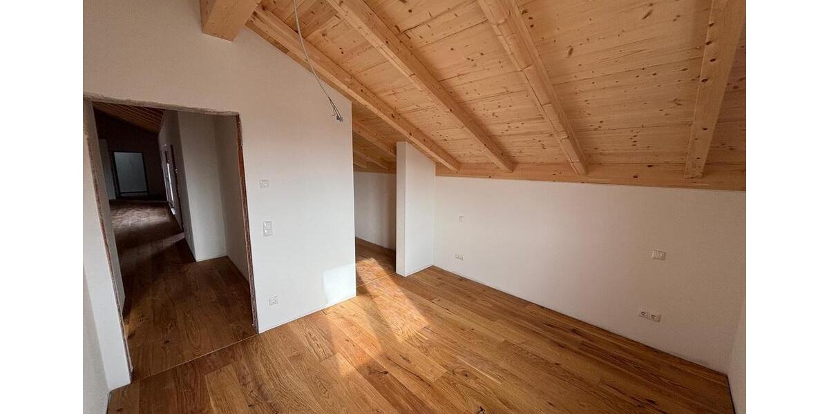 Dachgeschoßwohnung Feichten an der Alz - 4 Zimmer, 106 m&sup2;, 1.387&euro; | Angebot:24215253